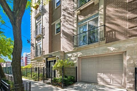Photo of 1422 N Orleans Street #4S, Chicago, IL 60610 (MLS # 12476501)