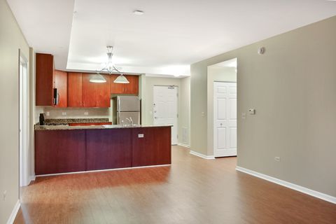 Tiny photo for 135 S YORK Street #314, Elmhurst, IL 60126 (MLS # 12547030)