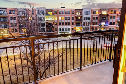 Tiny photo for 135 S YORK Street #314, Elmhurst, IL 60126 (MLS # 12547030)