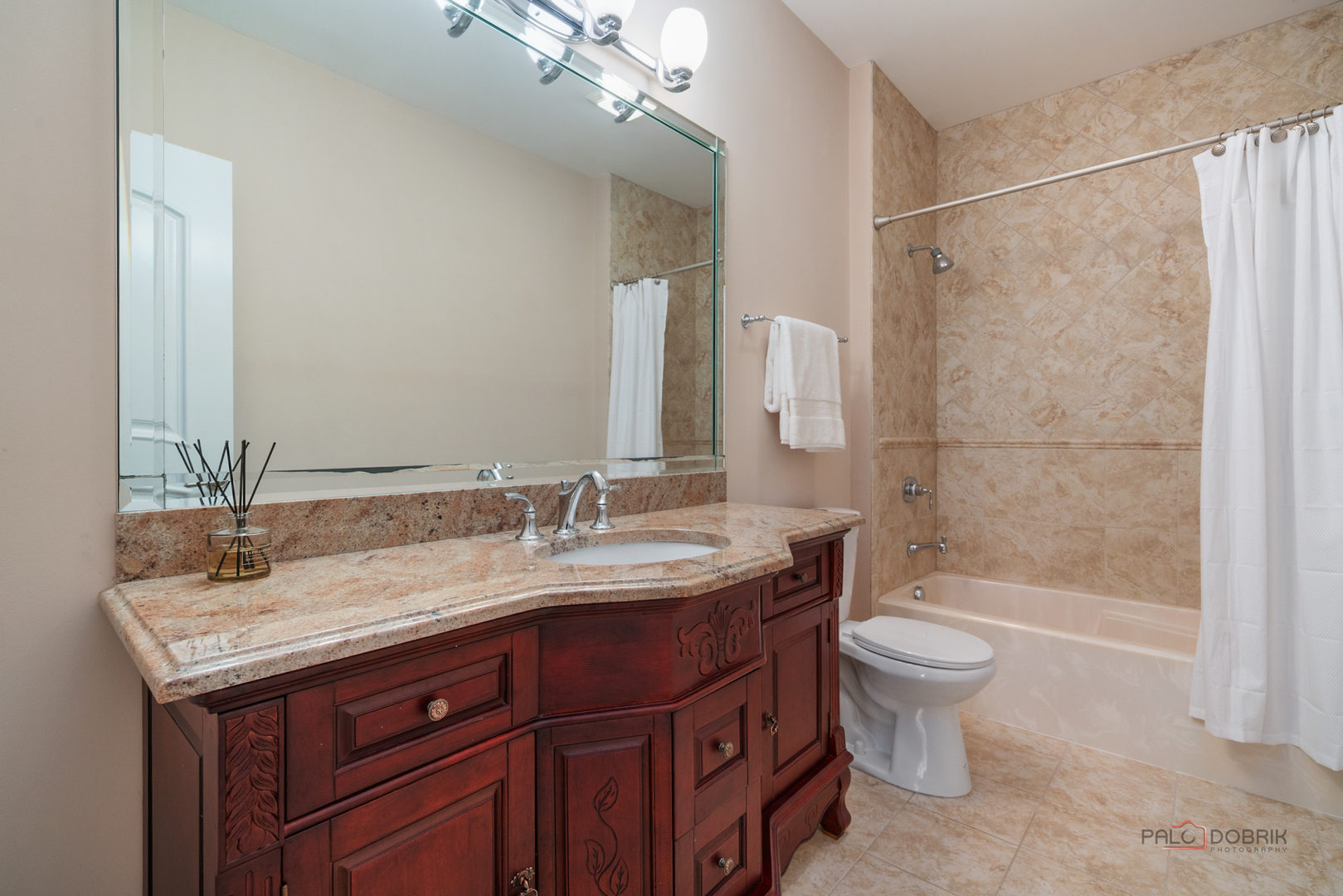 Hawthorn Woods, Illinois, 60047, United States, 6 Bedrooms Bedrooms, ,7 BathroomsBathrooms,Residential,Active,2033389