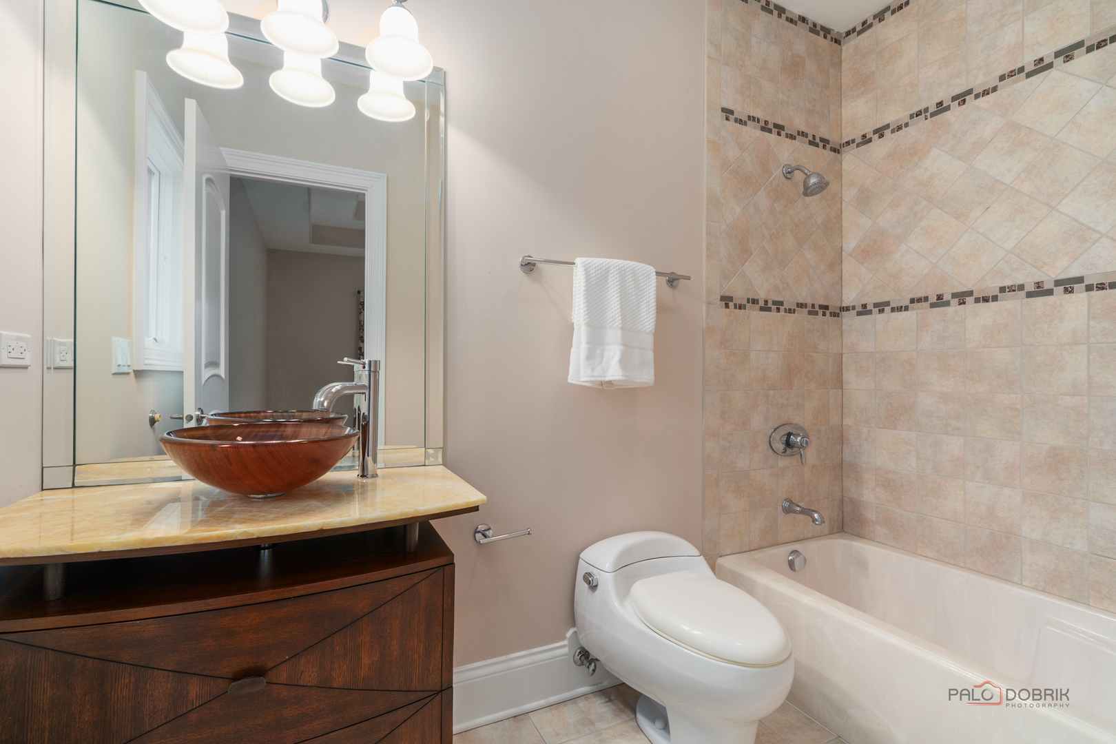 Hawthorn Woods, Illinois, 60047, United States, 6 Bedrooms Bedrooms, ,7 BathroomsBathrooms,Residential,Active,2033389