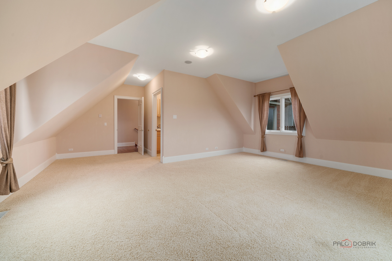 Hawthorn Woods, Illinois, 60047, United States, 6 Bedrooms Bedrooms, ,7 BathroomsBathrooms,Residential,Active,2033389