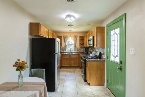 Tiny photo for 113 Pheasant Trail, Lake In The Hills, IL 60156 (MLS # 12398028)