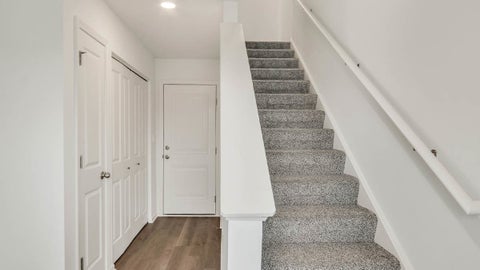 Tiny photo for 403 Lakeshore Court, St. Charles, IL 60174 (MLS # 12731137)