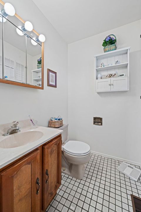 Tiny photo for 670 Edgemont Lane, Hoffman Estates, IL 60169 (MLS # 12544743)