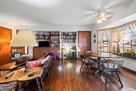 Tiny photo for 670 Edgemont Lane, Hoffman Estates, IL 60169 (MLS # 12544743)