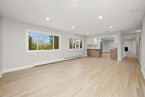 Tiny photo for 7925 William Drive, Willowbrook, IL 60527 (MLS # 12516927)