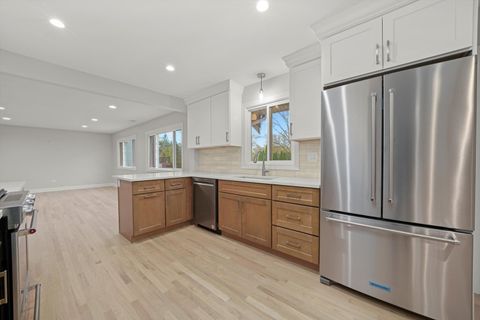 Tiny photo for 7925 William Drive, Willowbrook, IL 60527 (MLS # 12516927)