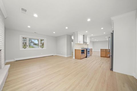 Tiny photo for 7925 William Drive, Willowbrook, IL 60527 (MLS # 12516927)