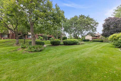 Tiny photo for 407 Ramblewood Drive #D, Glen Ellyn, IL 60137 (MLS # 12706698)