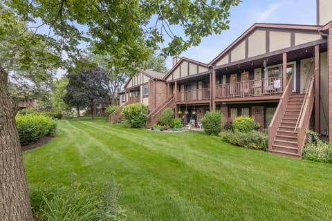 Tiny photo for 407 Ramblewood Drive #D, Glen Ellyn, IL 60137 (MLS # 12706698)