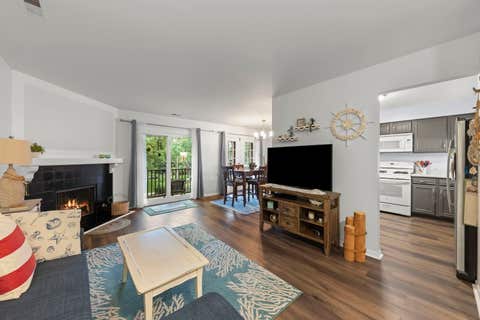 Tiny photo for 407 Ramblewood Drive #D, Glen Ellyn, IL 60137 (MLS # 12706698)