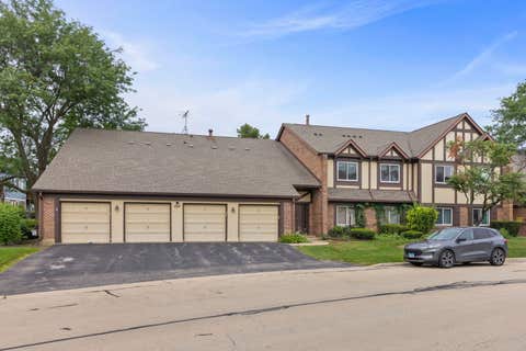 Tiny photo for 407 Ramblewood Drive #D, Glen Ellyn, IL 60137 (MLS # 12706698)