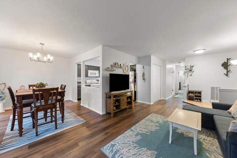 Tiny photo for 407 Ramblewood Drive #D, Glen Ellyn, IL 60137 (MLS # 12706698)