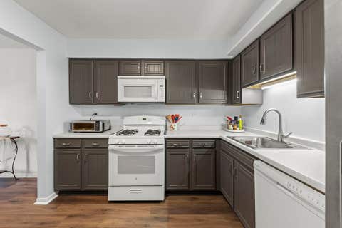 Tiny photo for 407 Ramblewood Drive #D, Glen Ellyn, IL 60137 (MLS # 12706698)