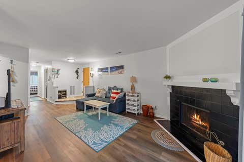 Tiny photo for 407 Ramblewood Drive #D, Glen Ellyn, IL 60137 (MLS # 12706698)