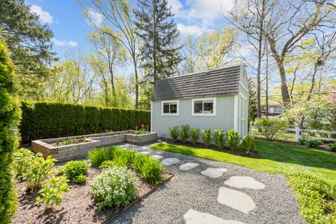 Tiny photo for 1143 Beverly Place, Lake Forest, IL 60045 (MLS # 12640218)