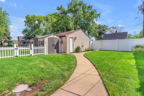 Tiny photo for 17803 Escanaba Avenue, Lansing, IL 60438 (MLS # 12589944)