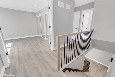 Tiny photo for 642 Williams Court, Gurnee, IL 60031 (MLS # 12603739)