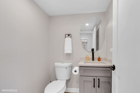 Tiny photo for 642 Williams Court, Gurnee, IL 60031 (MLS # 12603739)