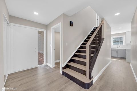 Tiny photo for 642 Williams Court, Gurnee, IL 60031 (MLS # 12603739)