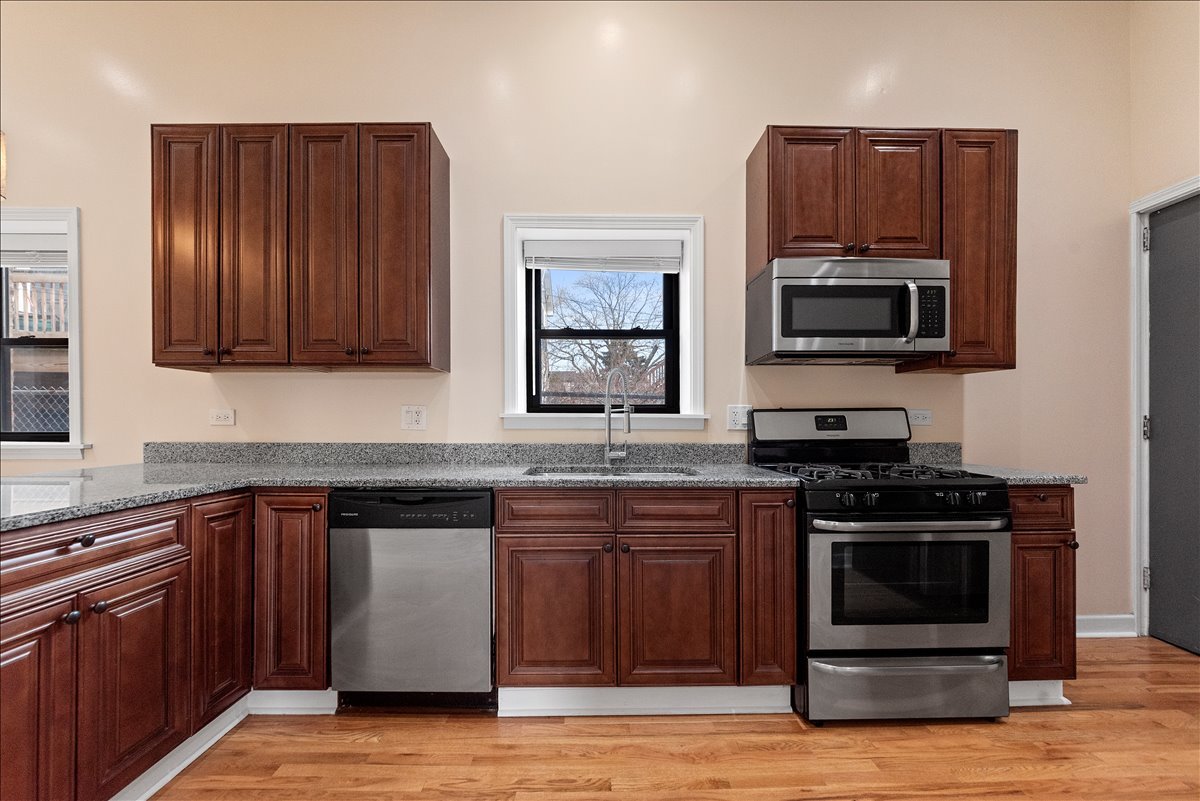 4255 N Campbell Avenue 1S