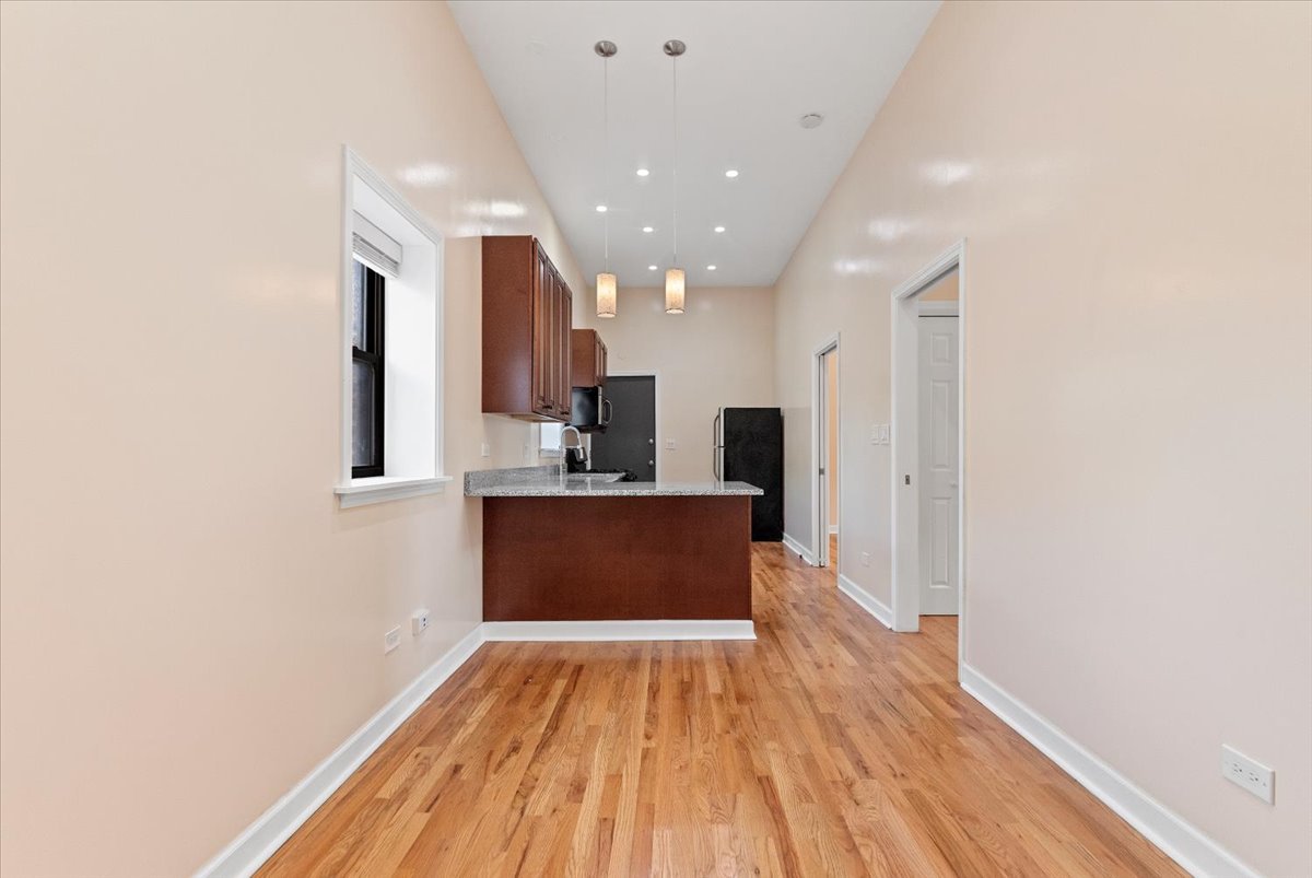 4255 N Campbell Avenue 1S