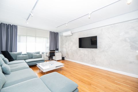 Tiny photo for 5616 N KENMORE Avenue #5A, Chicago, IL 60660 (MLS # 12469203)