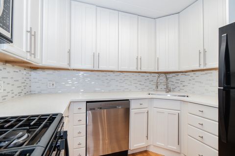 Tiny photo for 5616 N KENMORE Avenue #5A, Chicago, IL 60660 (MLS # 12469203)