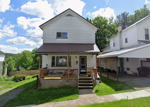 Photo of 516 Jones Street, Titusville, PA 16354 (MLS # 12521184)
