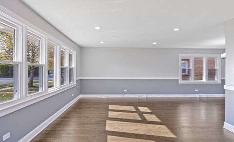 Tiny photo for 5748 W 89th Place, Oak Lawn, IL 60453 (MLS # 12516776)