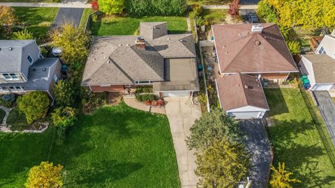 Tiny photo for 31 E Washington Boulevard, Lombard, IL 60148 (MLS # 12531797)