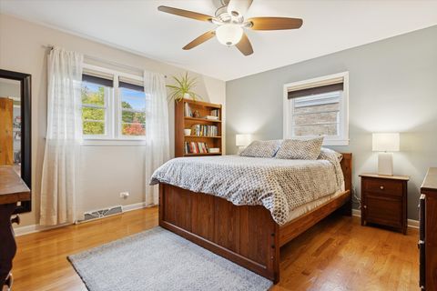 Tiny photo for 31 E Washington Boulevard, Lombard, IL 60148 (MLS # 12531797)