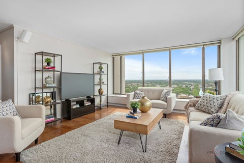 Tiny photo for 5455 N Sheridan Road #2615, Chicago, IL 60640 (MLS # 12692289)