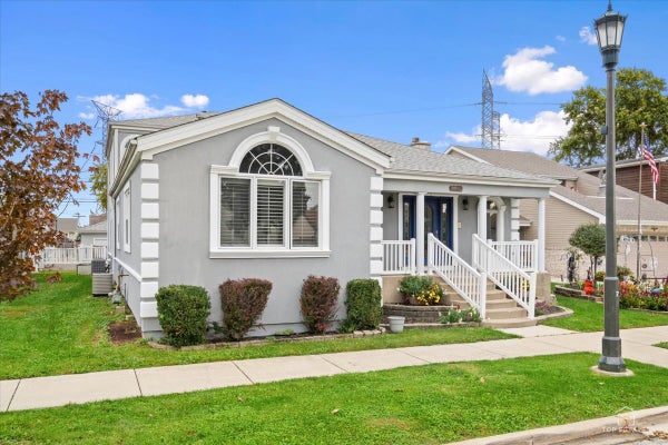 6613 CONRAD AVE, HODGKINS, IL 60525 - Image db90da73554d37f633536d2a942e83d6/1268273913