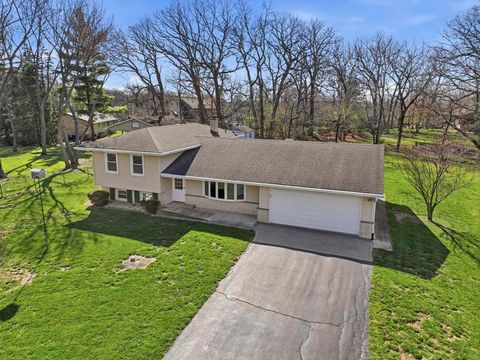 Tiny photo for 30W445 Arbor Lane, West Chicago, IL 60185 (MLS # 12605145)