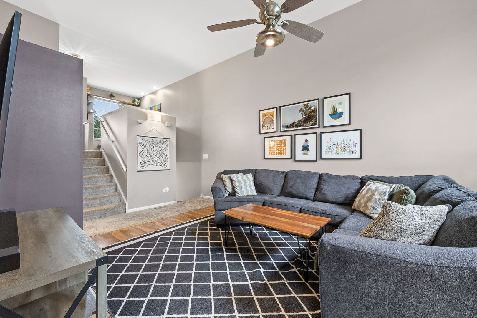 347 Gladstone Lane