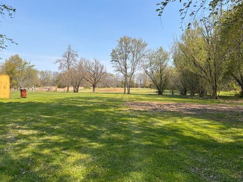 Tiny photo for 15662 E Nolan Road, Mt Vernon, IL 62864 (MLS # 12612090)