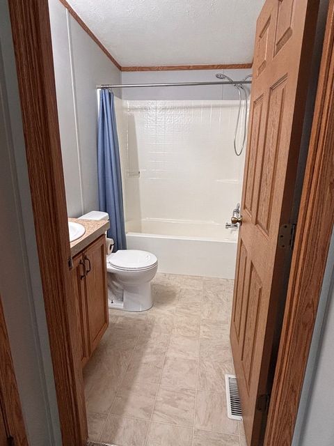 Tiny photo for 15662 E Nolan Road, Mt Vernon, IL 62864 (MLS # 12612090)