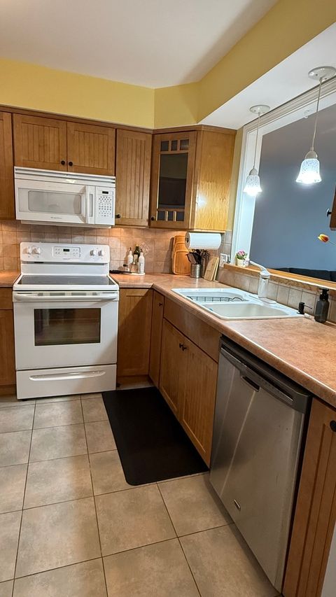 Tiny photo for 1365 N Sterling Avenue #D116, Palatine, IL 60067 (MLS # 12624053)