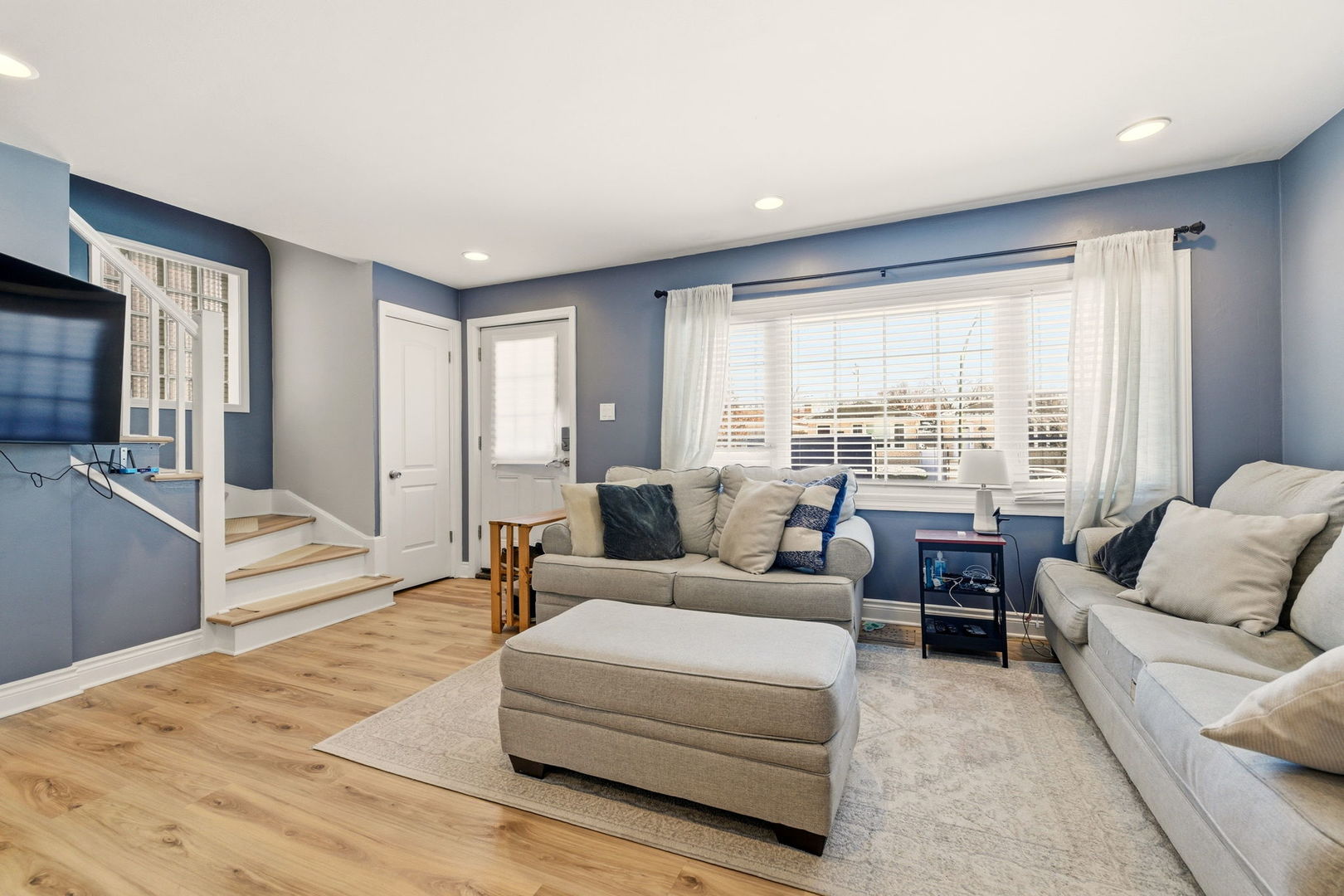 10430 S Whipple Street