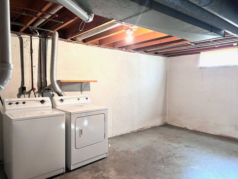 Tiny photo for 2613 Hawthorne Drive, Bettendorf, IA 52722 (MLS # 12600116)