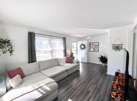 Tiny photo for 2613 Hawthorne Drive, Bettendorf, IA 52722 (MLS # 12600116)