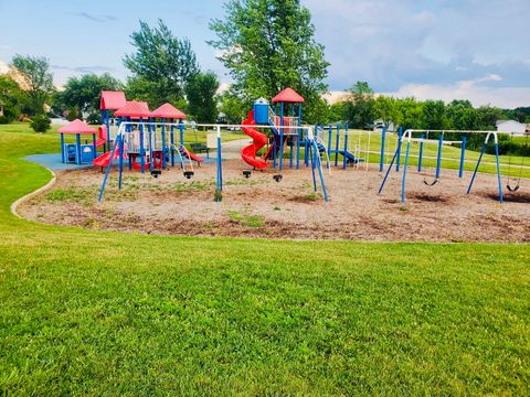 Tiny photo for 5540 Pebblebeach Drive, Hanover Park, IL 60133 (MLS # 12403042)