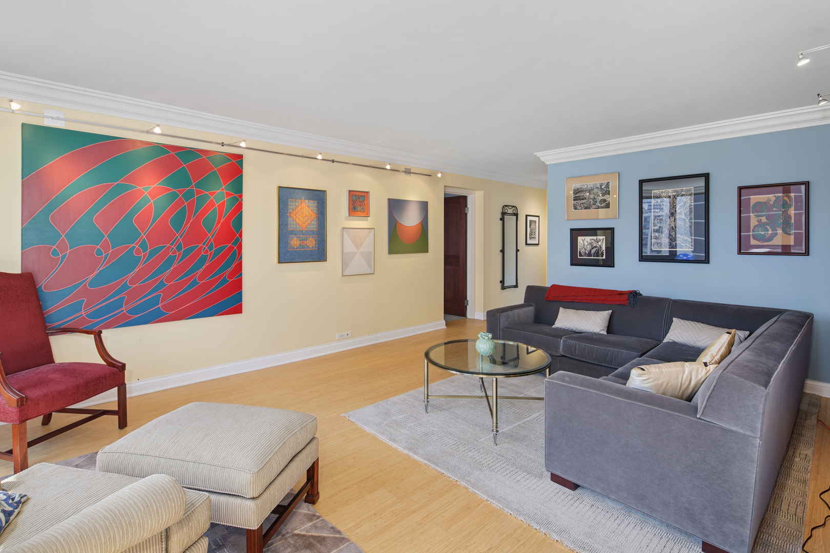 1555 N Astor Street 12SE