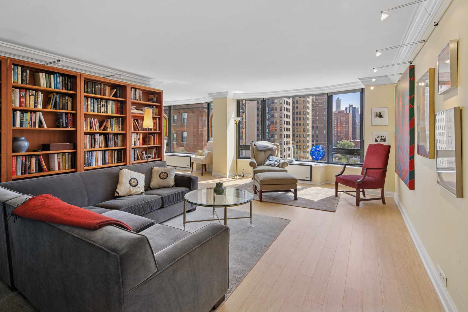 1555 N Astor Street 12SE