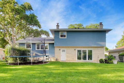 Tiny photo for 2003 E Lillian Lane, Arlington Heights, IL 60004 (MLS # 12671375)
