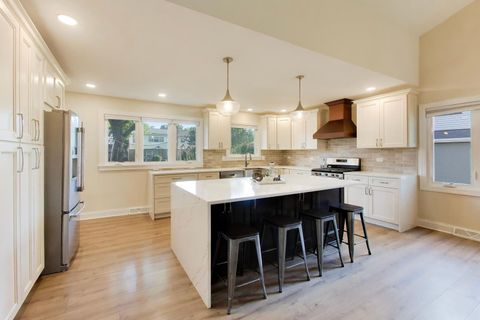 Tiny photo for 2003 E Lillian Lane, Arlington Heights, IL 60004 (MLS # 12671375)