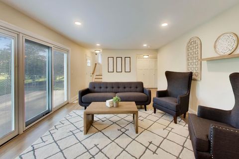 Tiny photo for 2003 E Lillian Lane, Arlington Heights, IL 60004 (MLS # 12671375)
