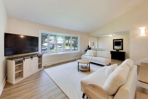 Tiny photo for 2003 E Lillian Lane, Arlington Heights, IL 60004 (MLS # 12671375)